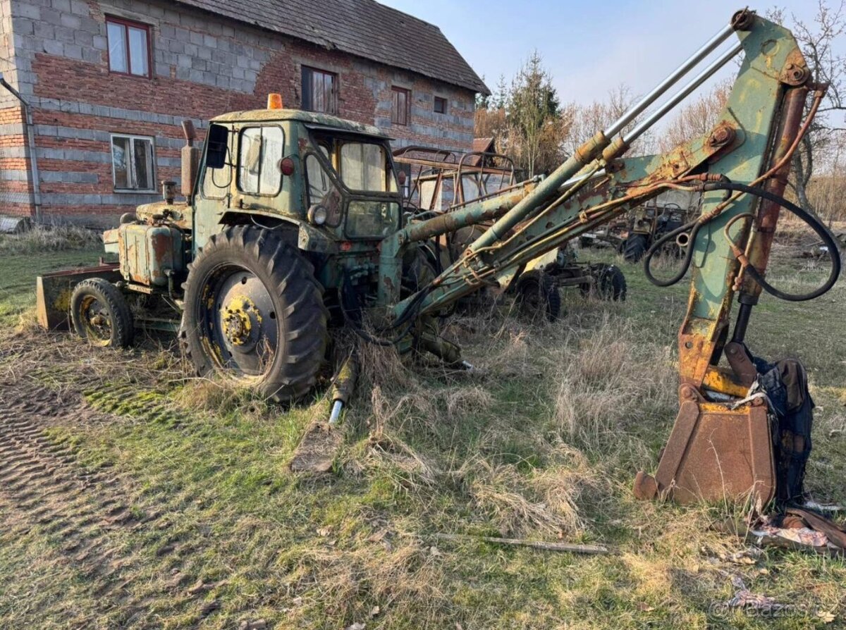 Traktorbagr Bělorus - 4