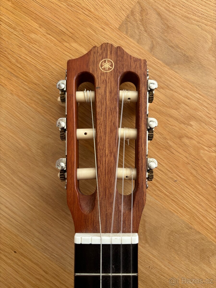 Ukulele Yamaha - 4