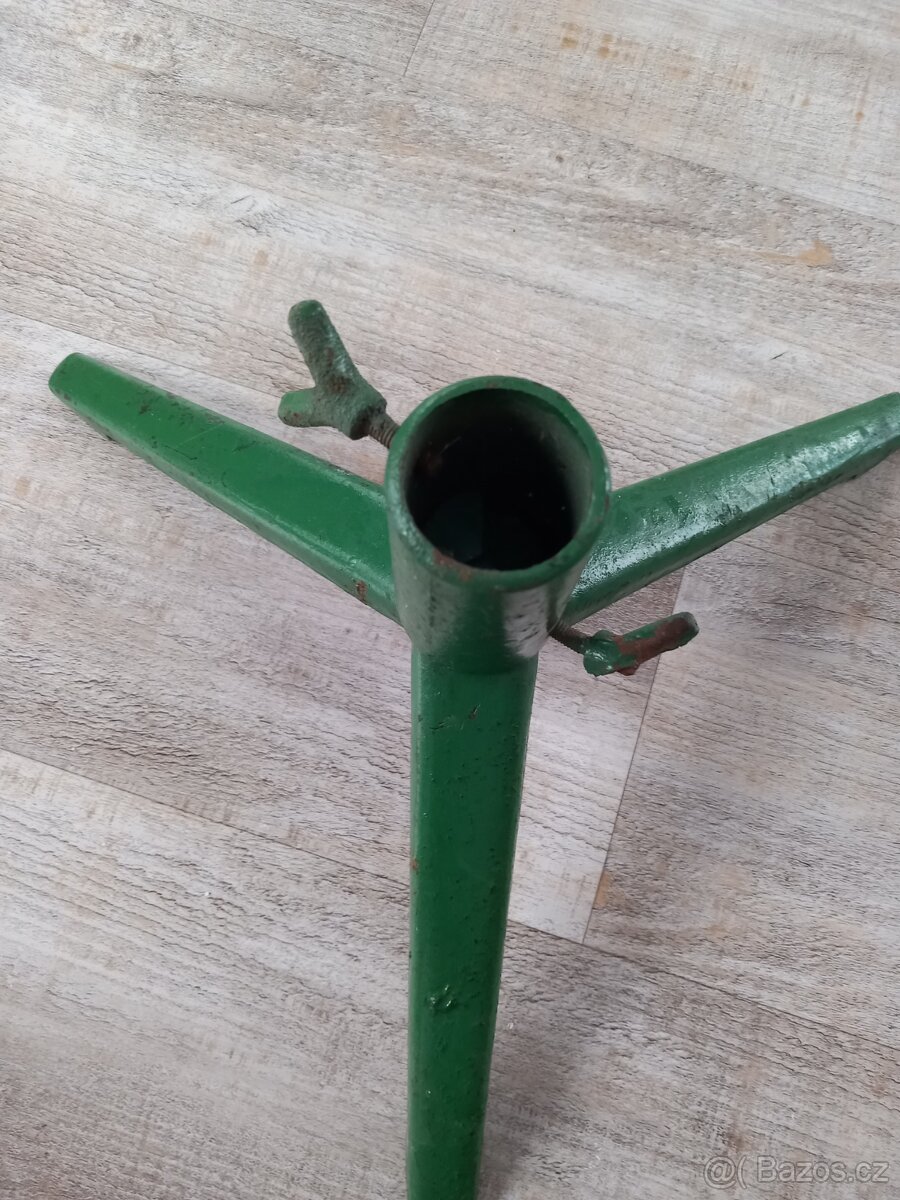 Starý stojan na vánoční stromeček - 4