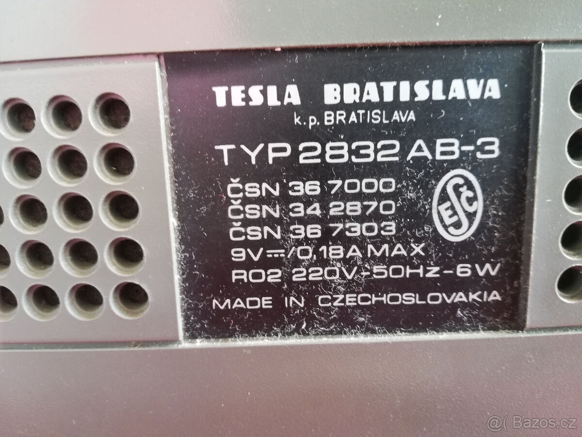 PRODÁM HISTORICKÉ RÁDIO TESLA 2832 AB 3 DOMINO 2 - 4