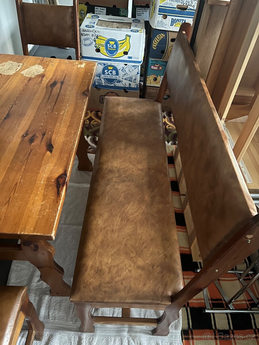 Nabízím dřevěnou jídelní soupravu masiv - 4