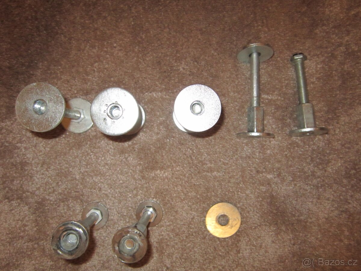 NÁBYTKOVÉ NOŽIČKY - 4