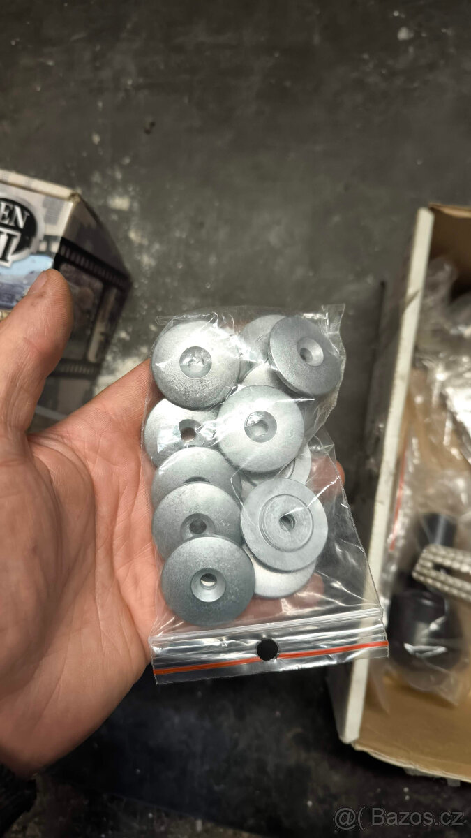 Díly Triumph Street Triple 675 - LEVNĚ - 4