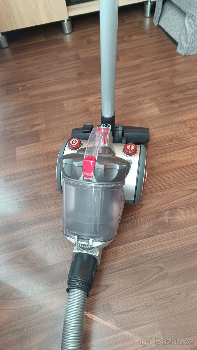 Prodám bezsačkovy vysavač SEVERIN 800w - 4