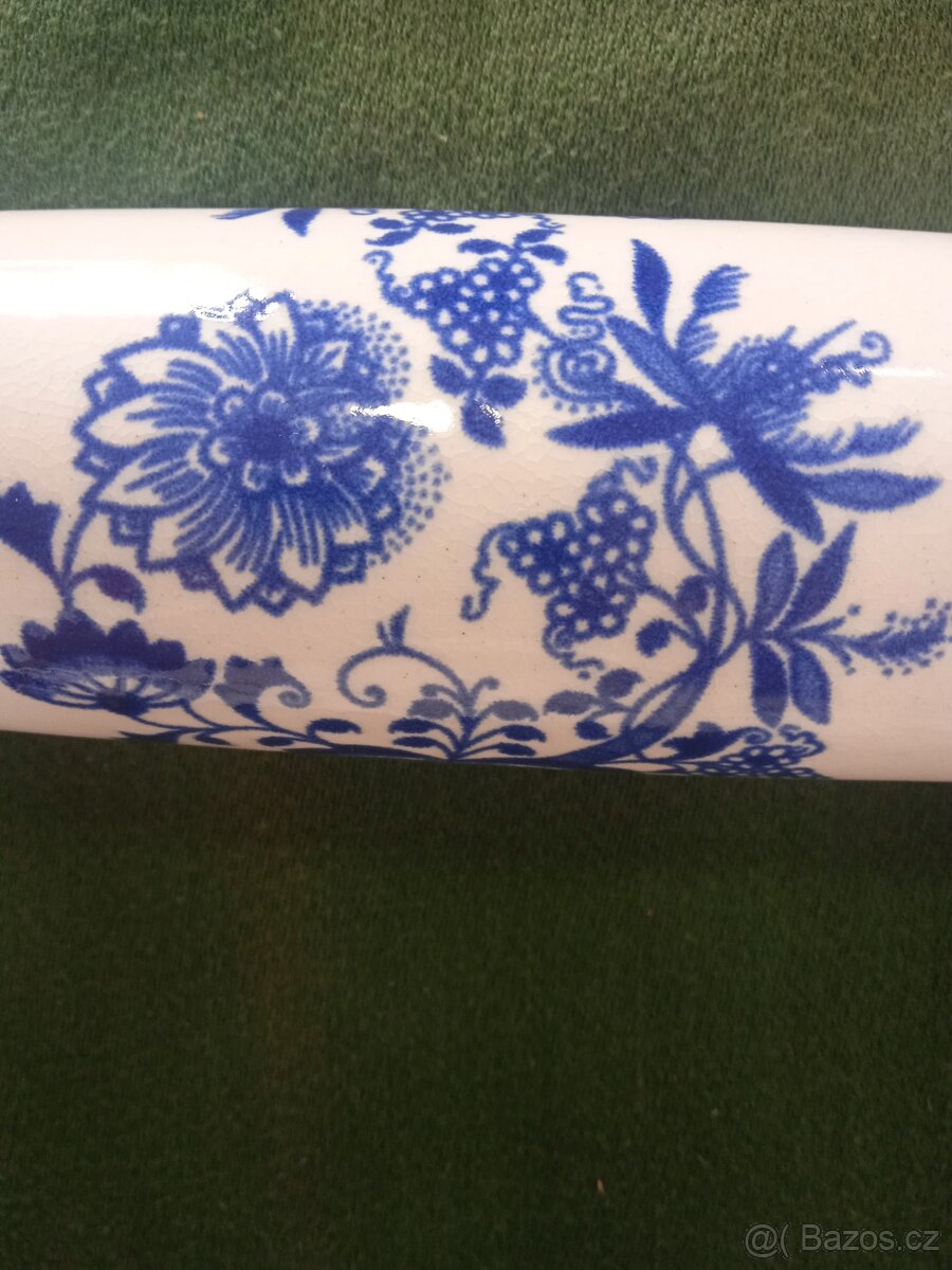 VÁLEČEK CIBULÁKOVÝ MOTIV - 4