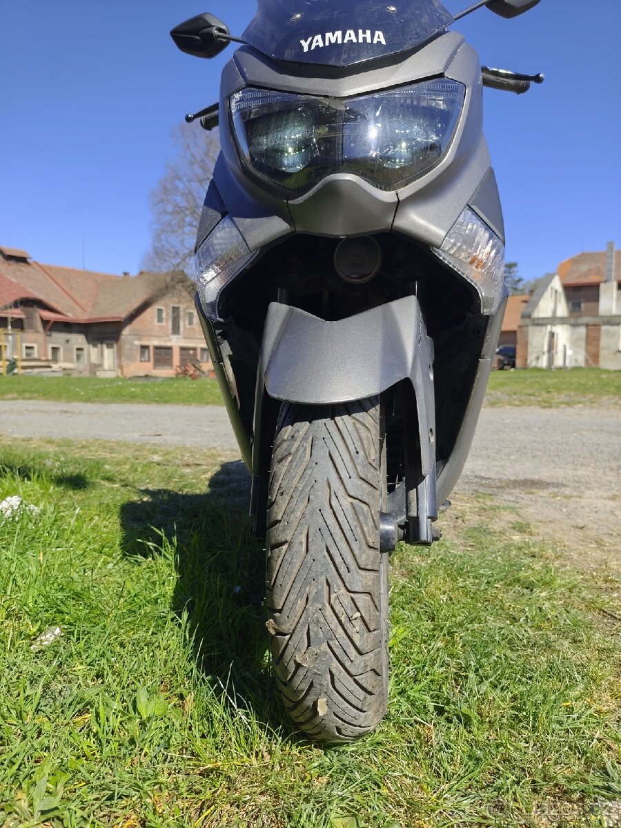 Yamaha nmax - 4