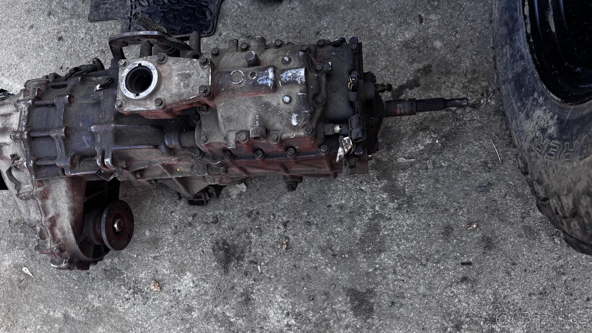 Nissan patrol y60/y61 td42 převodovka