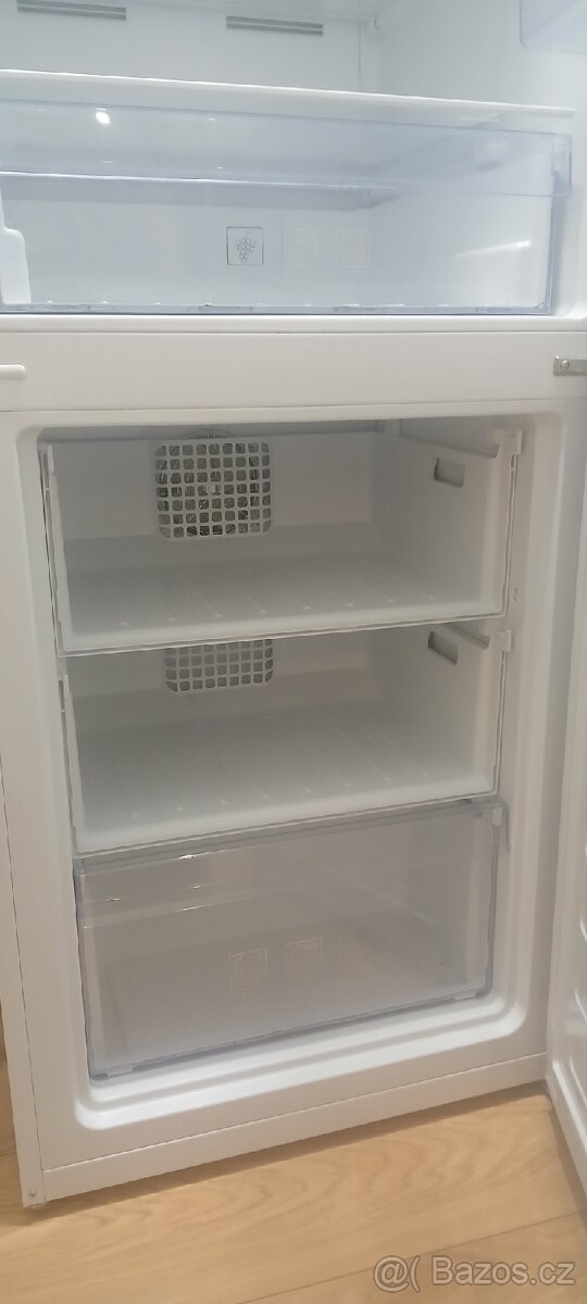 Lednice s mrazákem Beko - 4