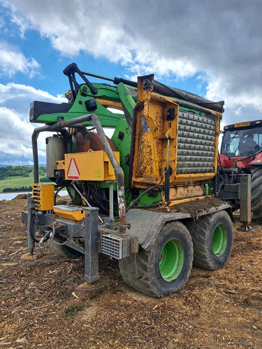Traktor Case a štěpkovač - 4
