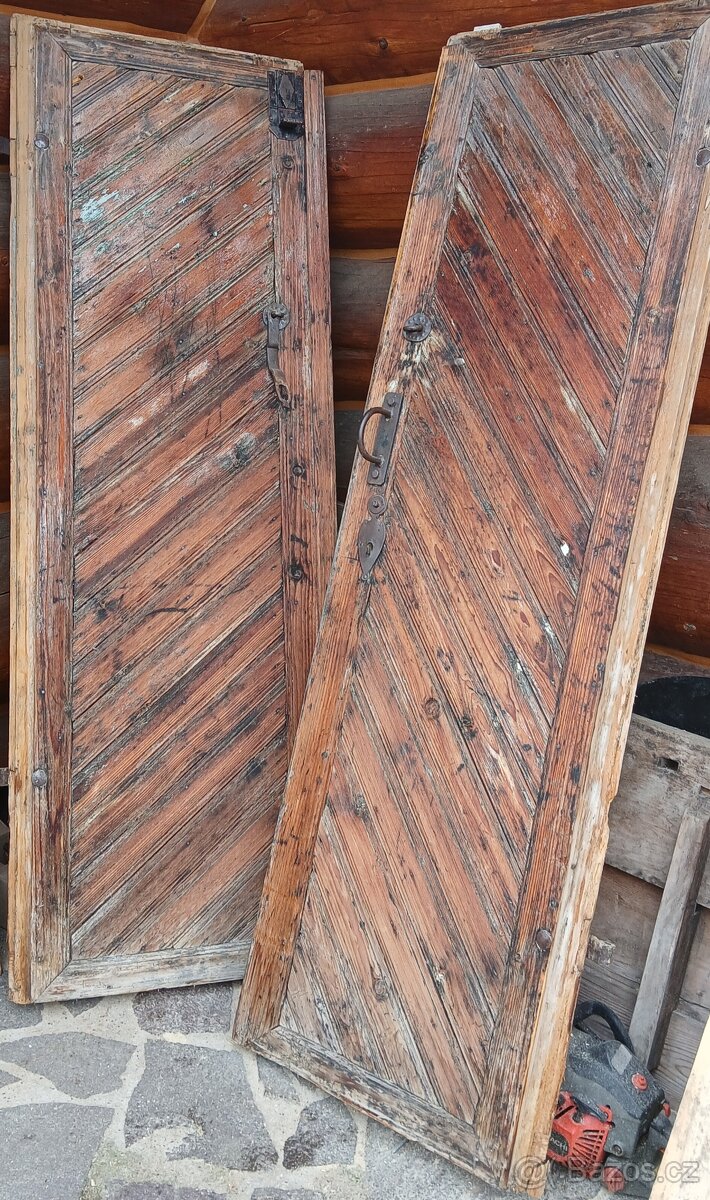 Staré dřevěné dboukřídlé dveře - 4