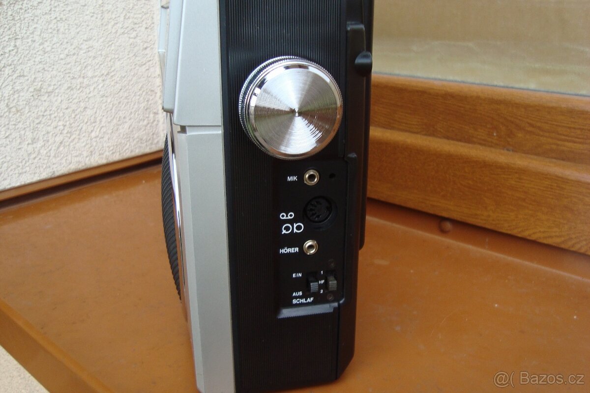 Mono radiomagnetofon Universum - 4