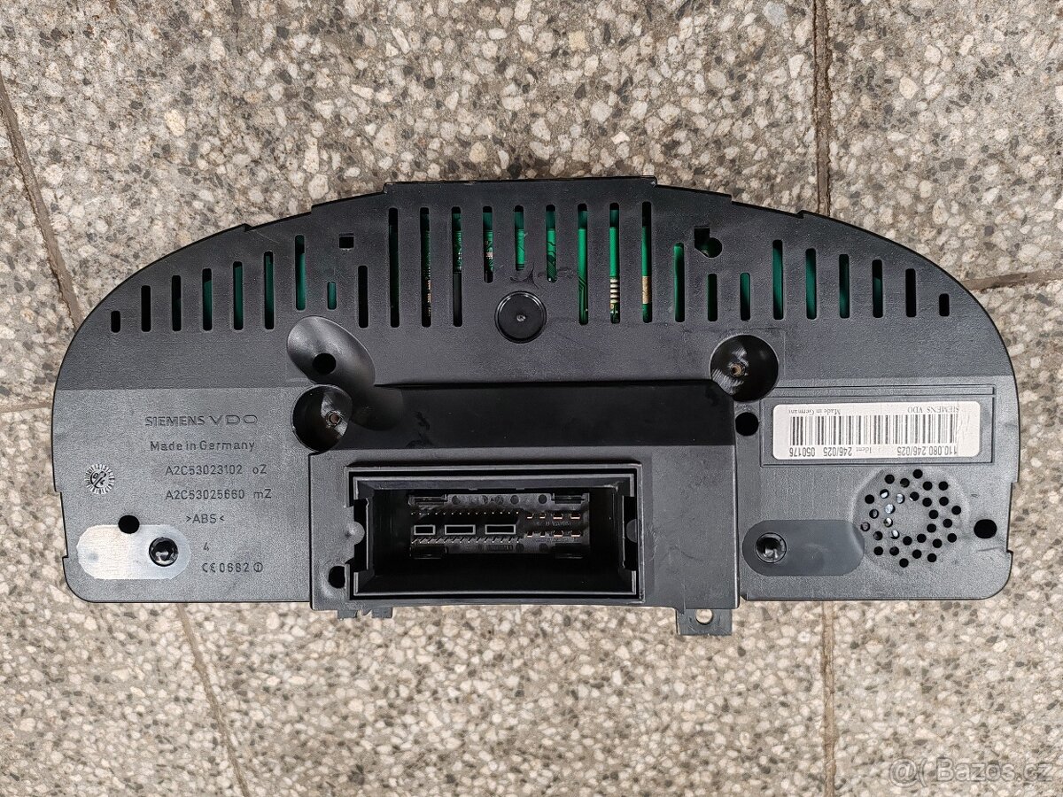 Budíky VW Golf 5 1.9 TDI 77kw - 4