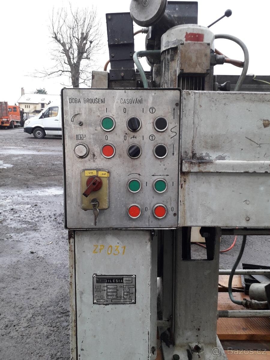 Bruska na dlouhé nože A111 - 4