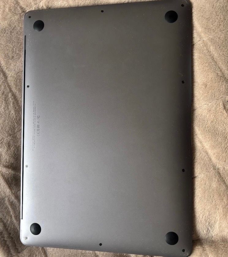 Macbook Air 13" (2019) - 4