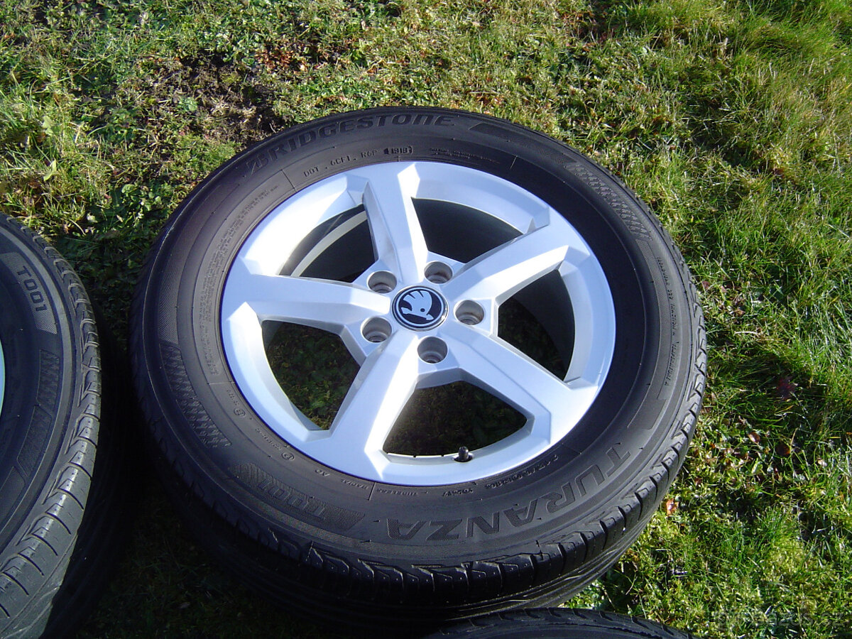 4XLETNÍ HLINÍKOVÁ KOLA ŠKODA KAROQ, SUPERB 215/60 R16.TOP - 4