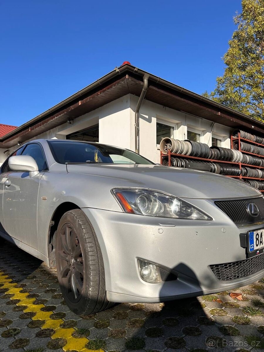 Lexus is 220 - 4
