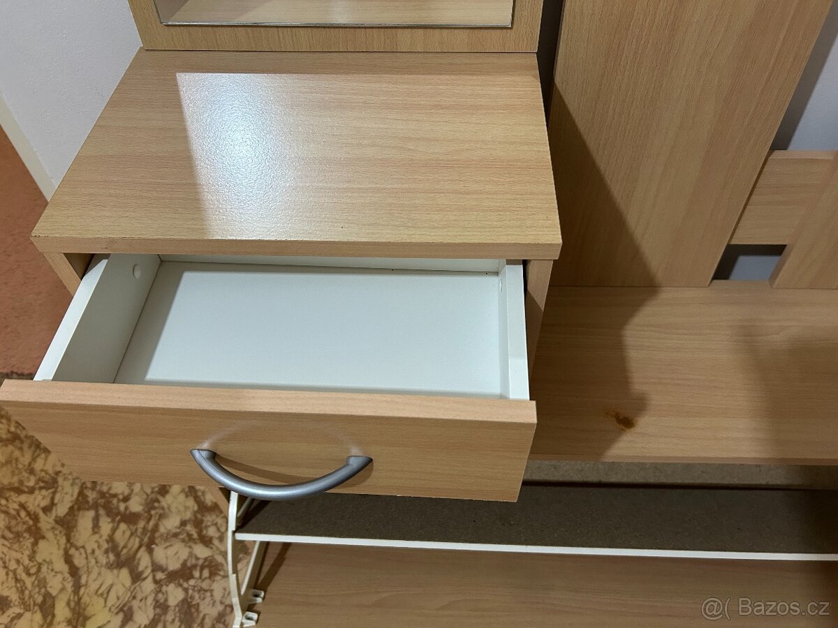 Předsíňová stěna - 4