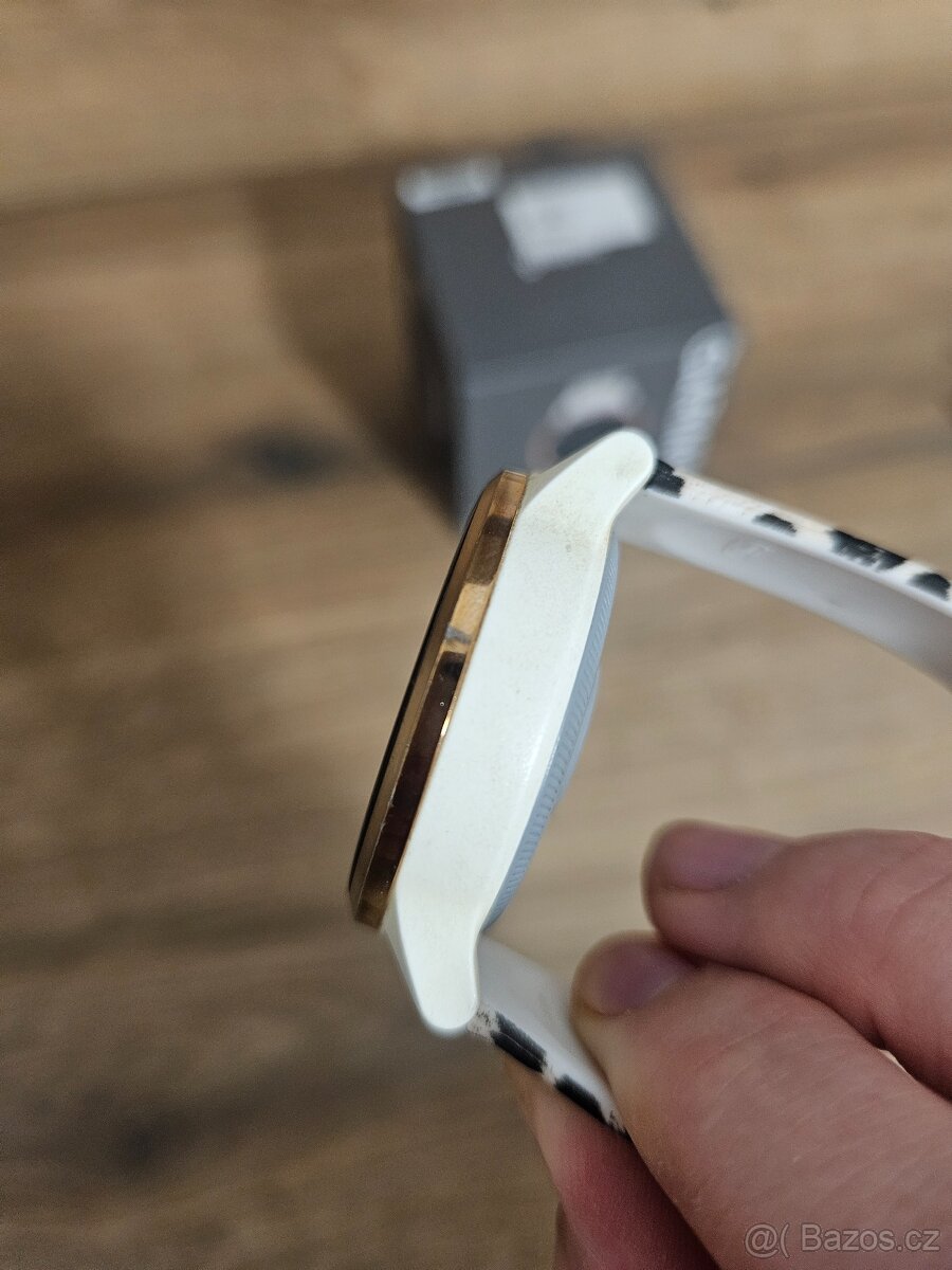 Garmin Vivoactive 4s rosegold - 4