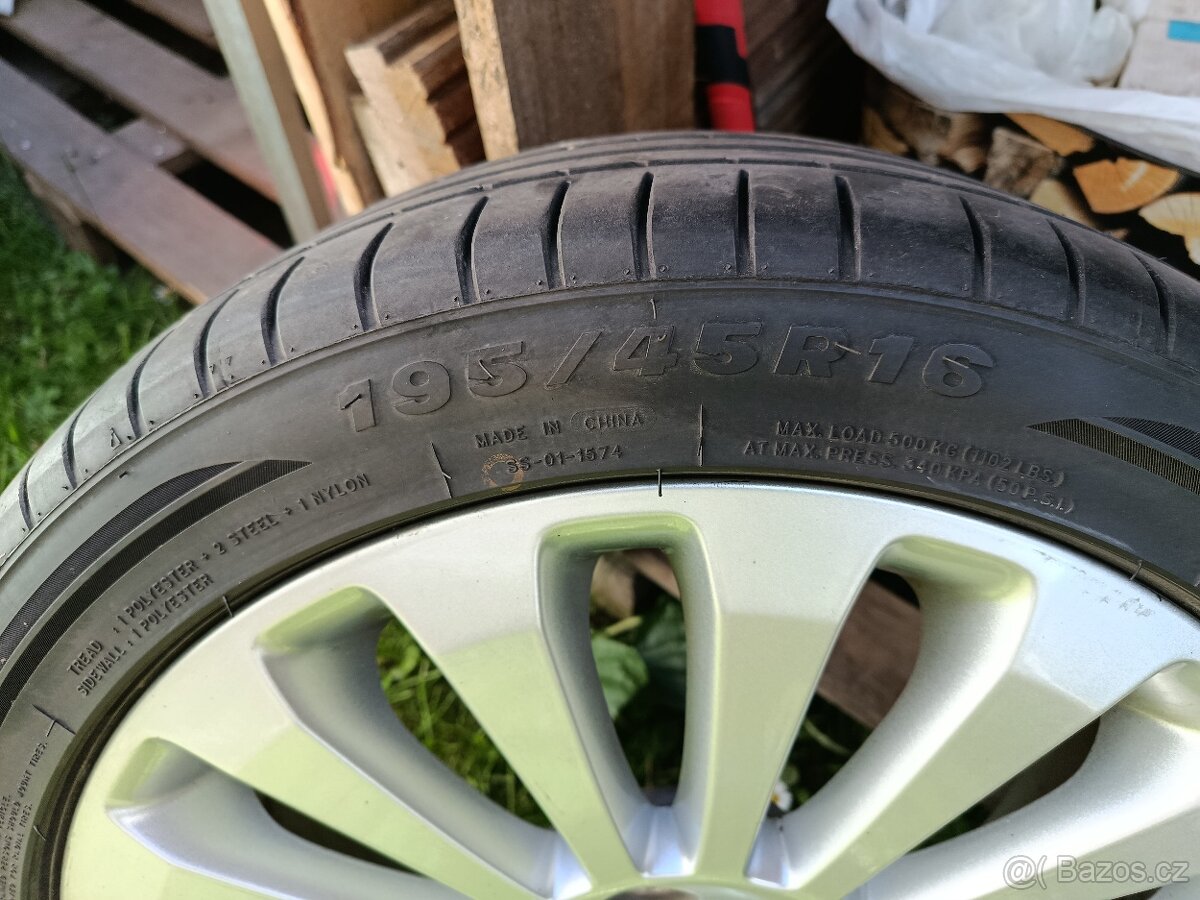 Prodám komplet kola Ford - 4