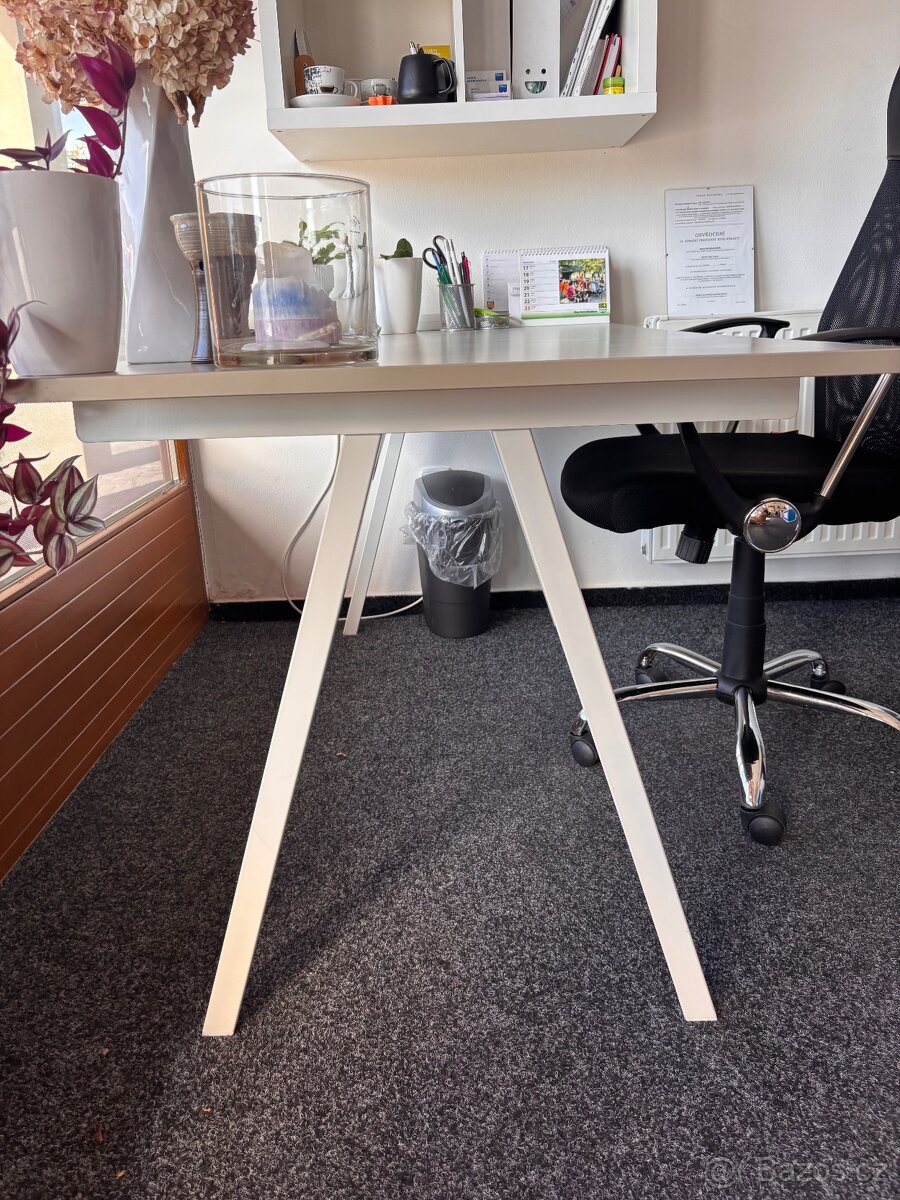 IKEA stůl TROTTEN - 4