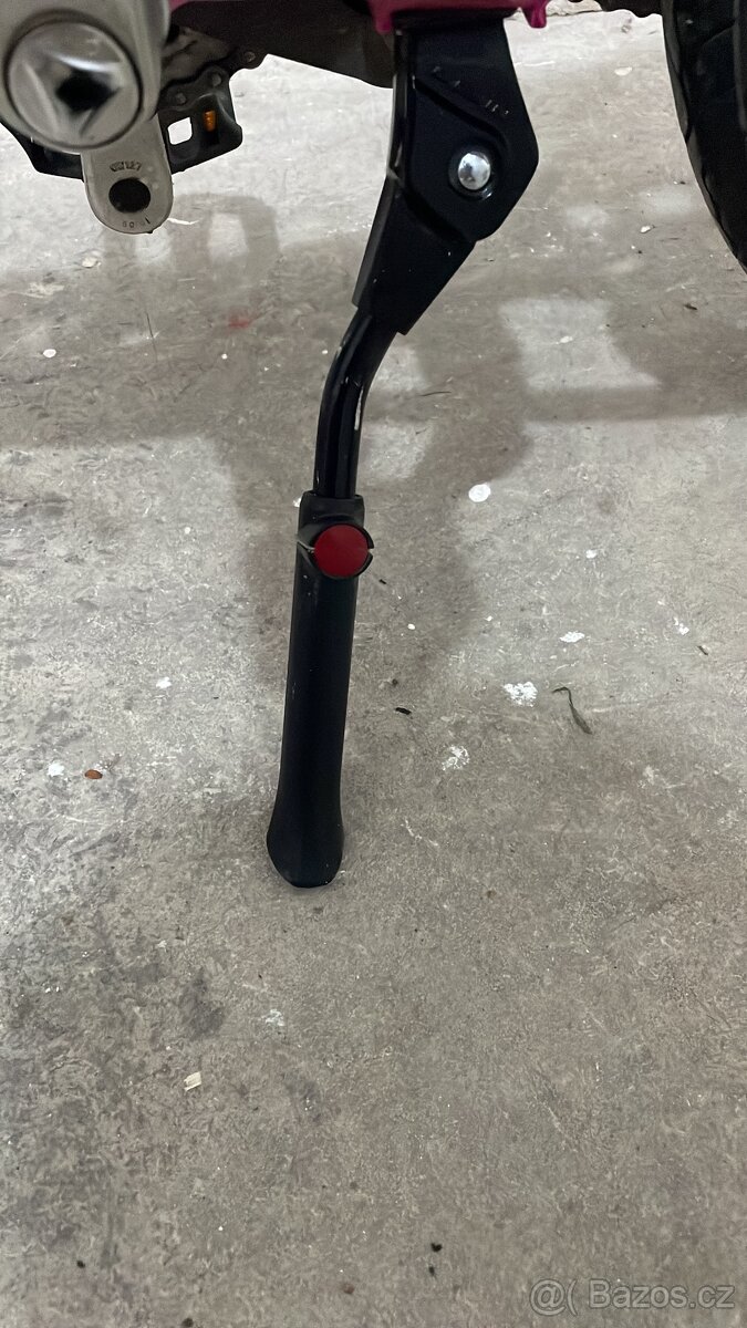 Růžový holčičí kolo značky Specialized - 4