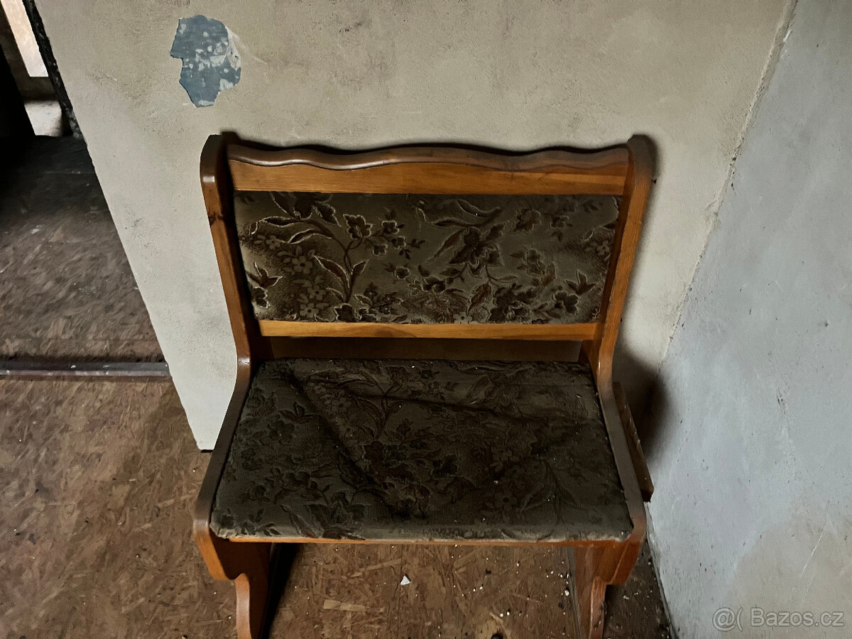 Rohová lavice + dvě židle k renovaci - 4