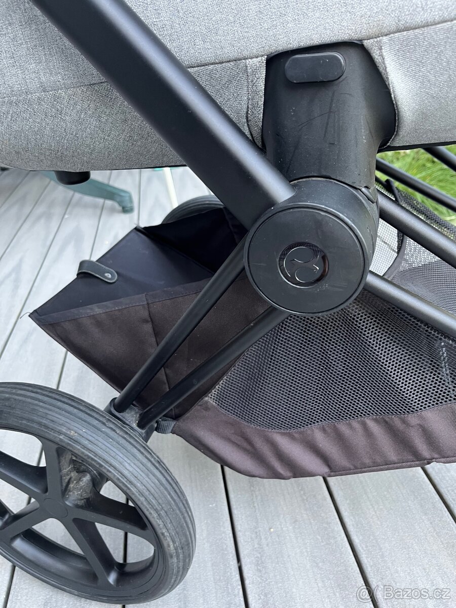 Hluboká korbička Cybex Priam Lux KOI a podvozek - 4