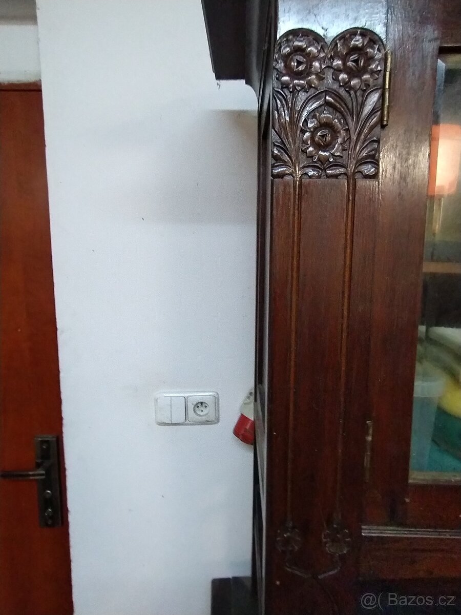 Starožitný příborník - 4