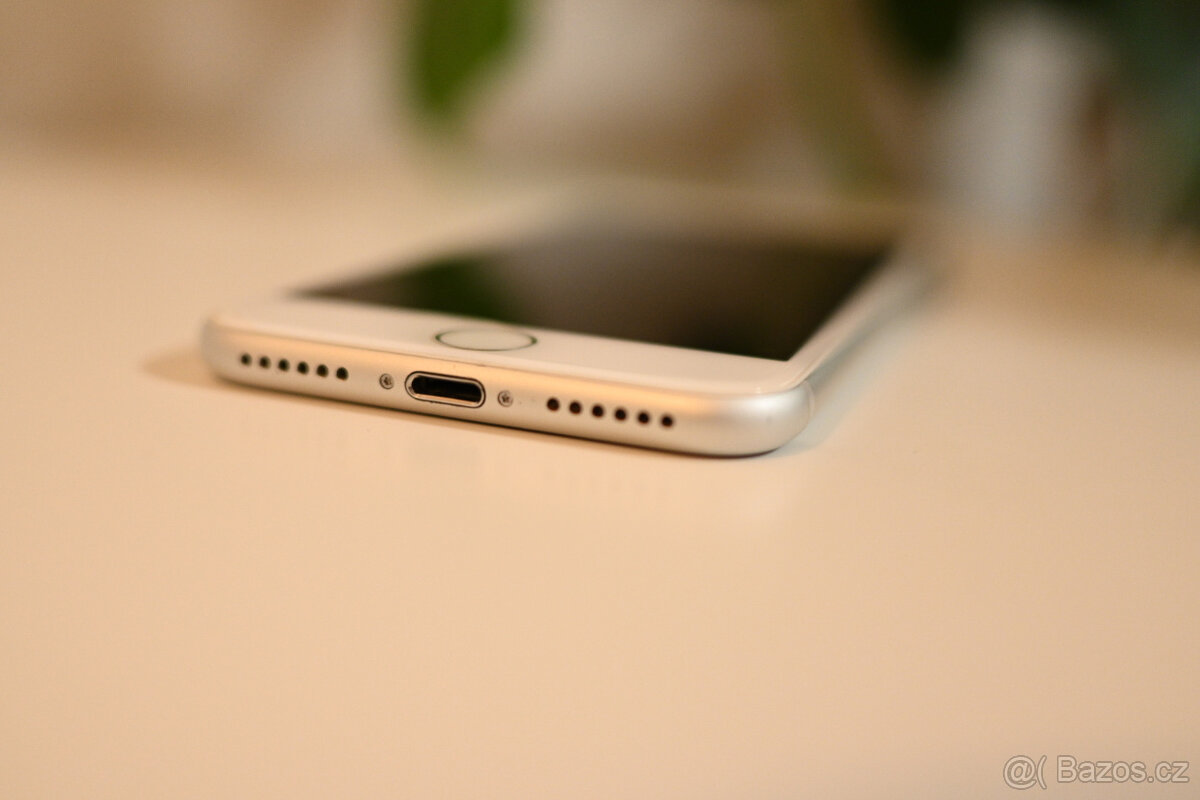 iPhone 7 32gb - stříbrný - 4