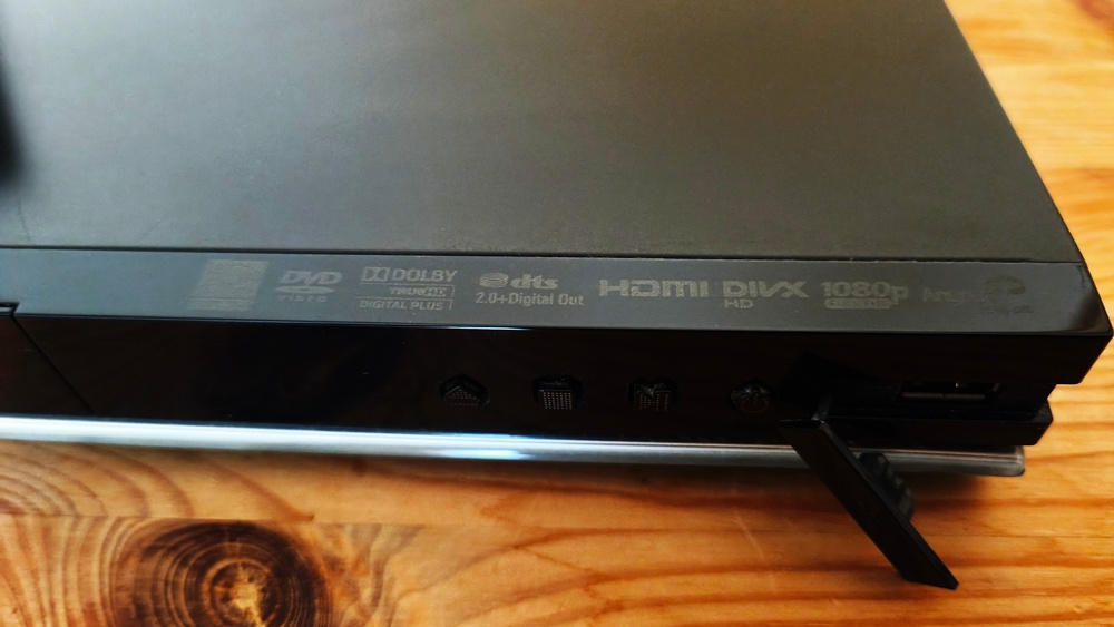 Blu-ray, DVD přehrávač SAMSUNG BD-D5100 - Super stav - 4