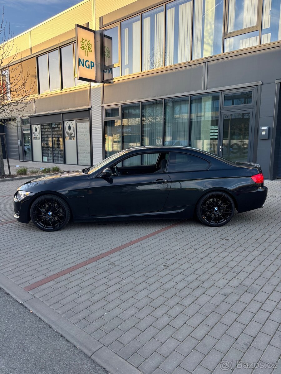 Bmw e92 330d M packet Manual - 4