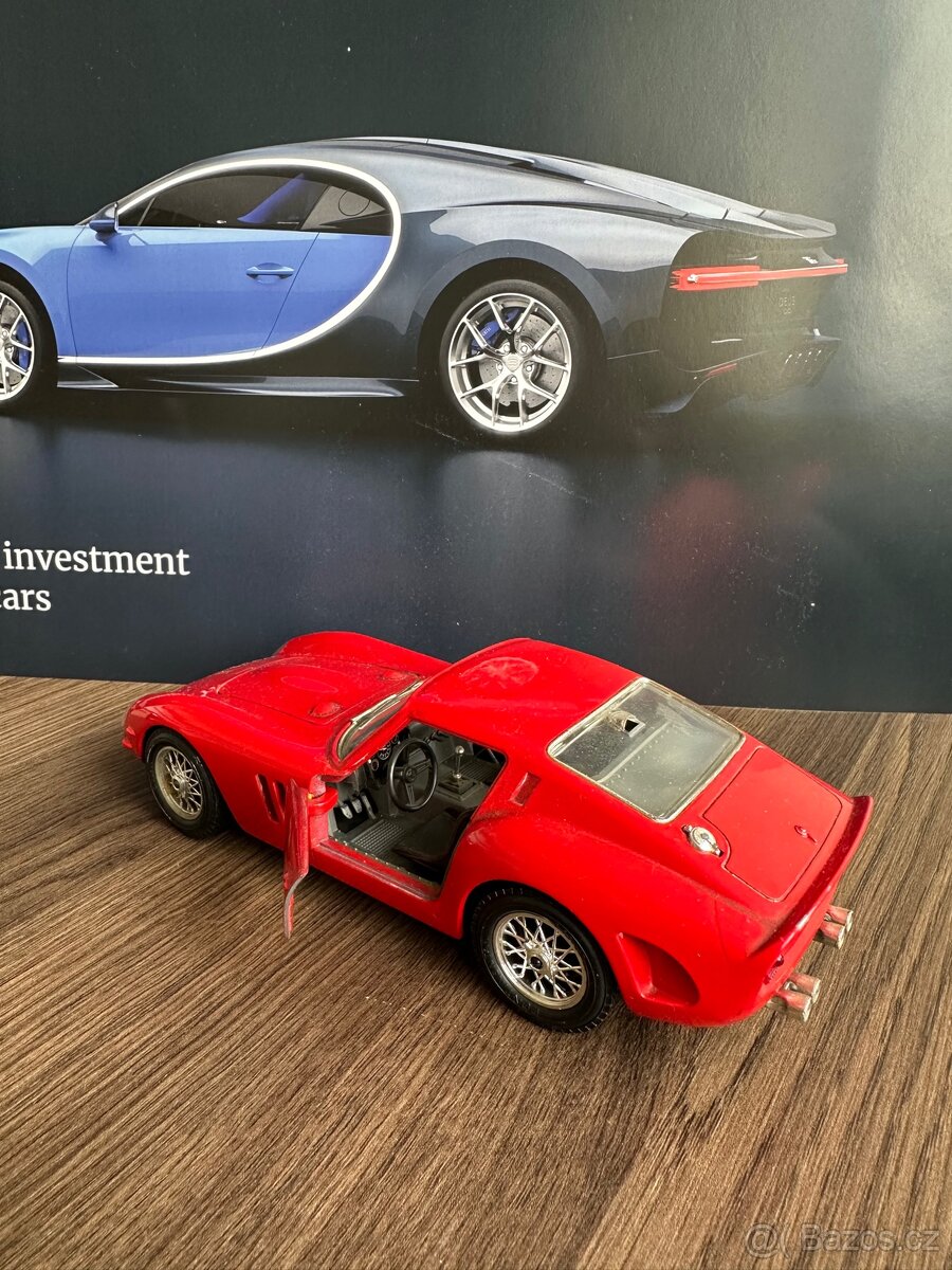 Ferrari 250 GTO (1962) Made in Italy model 1:24 Bburago - 4