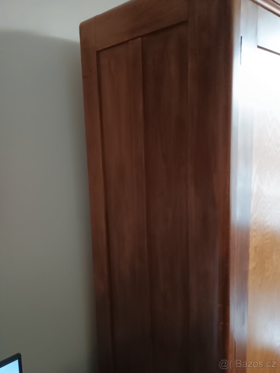 Velká starožitná skrin - 4