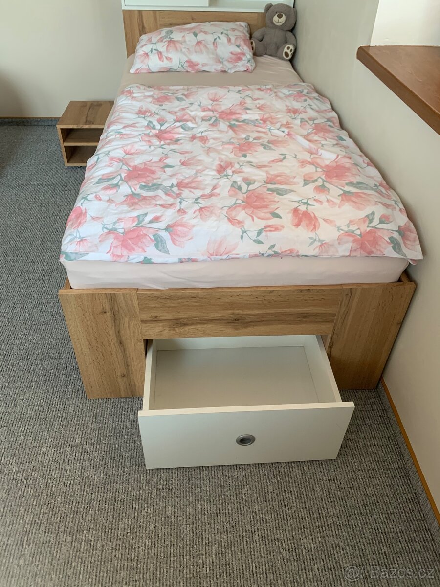 Postel s nástavbou a úložným prostorem, roštem a matrací - 4