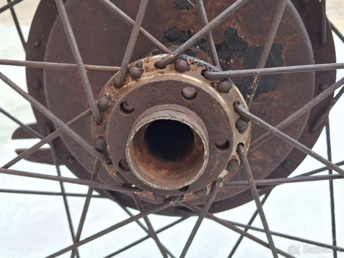 Zadní kolo 20. léta - 4