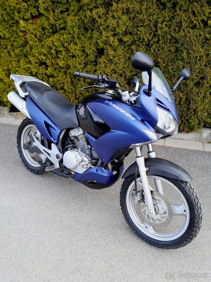 Honda XL125 V Varadero - 4