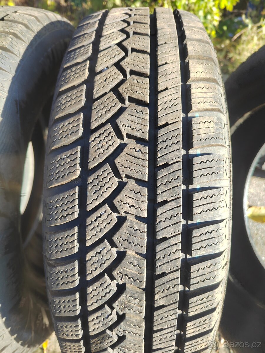 Prodám téměř nové zimní pneu 175/65/14 Goldline Winter - 4