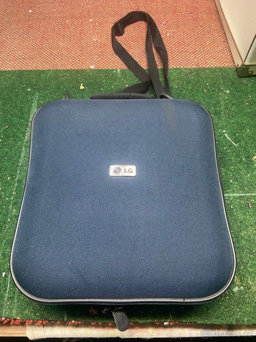 Kufříkový DVD přehrávač LG - 4