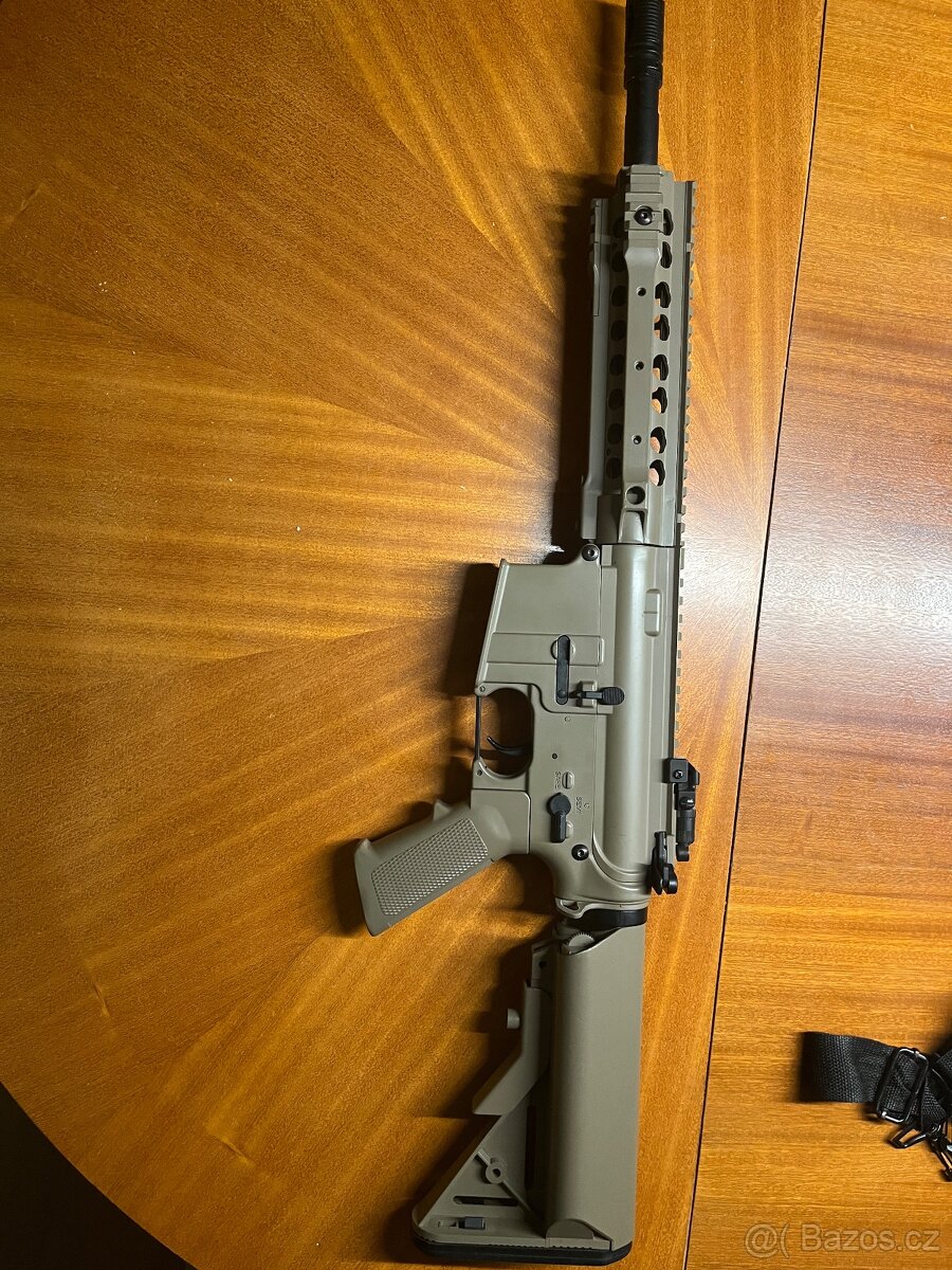 Airsoft zbraň M4 - 4