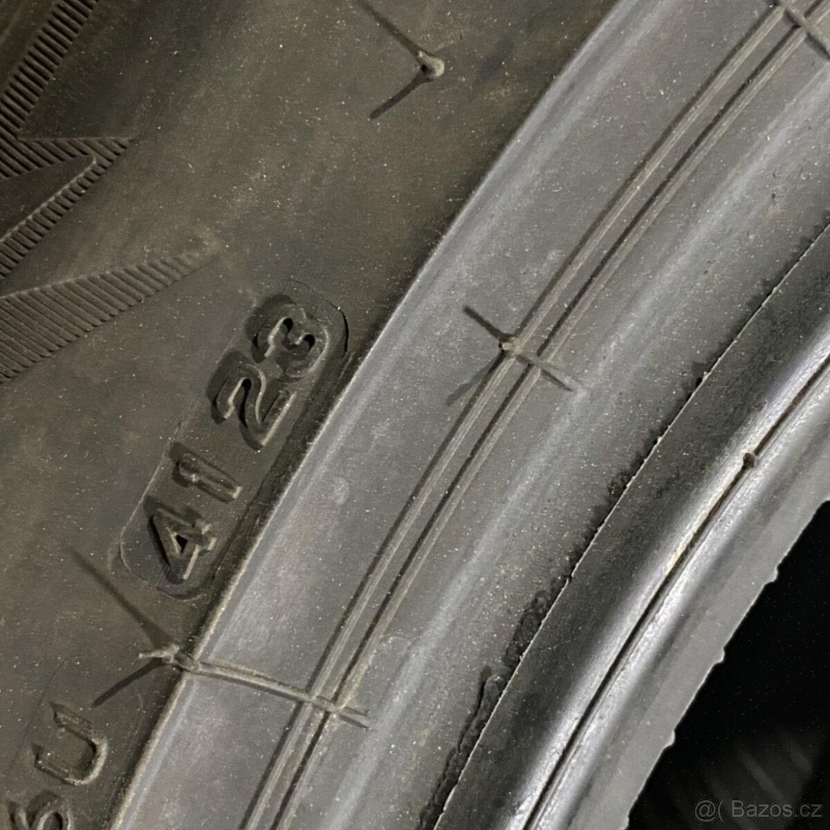 Zimní pneu 235/50 R19 103V Bridgestone 5mm - 4