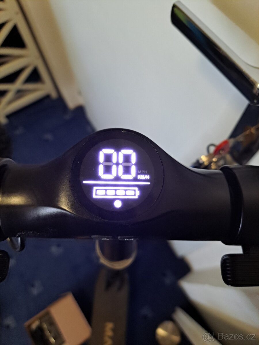 Elektrokoloběžka MAGINON - 4