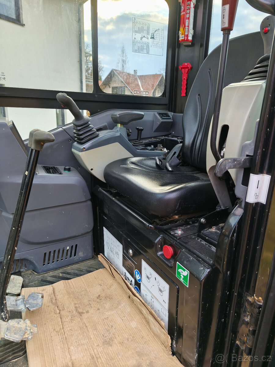 Prodej pásový bagr SANY 5t - 4