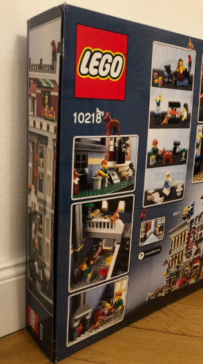 LEGO 10218 Pet Shop - 4