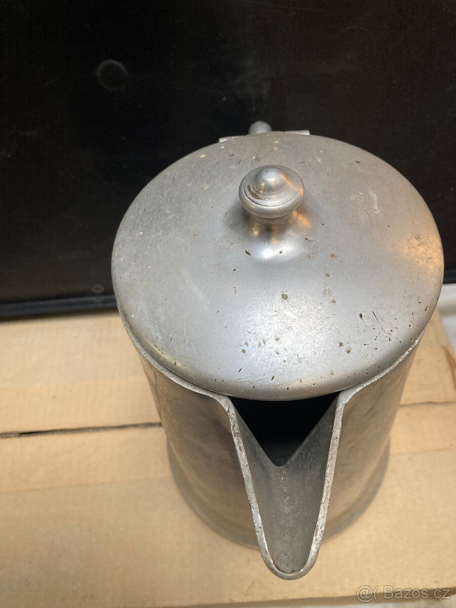 Konvice na vodu hlníková stará bytelná - 4