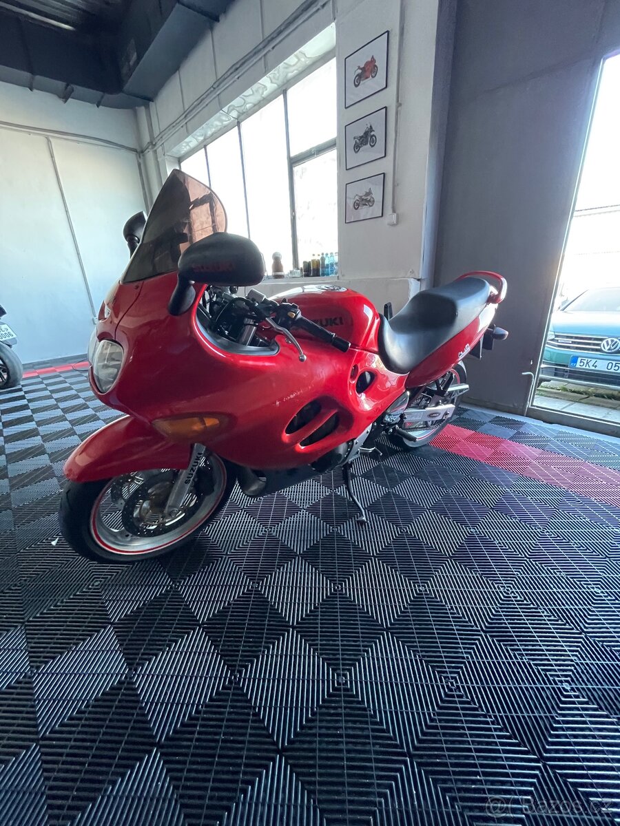 Suzuki GSX 600 katana - 4