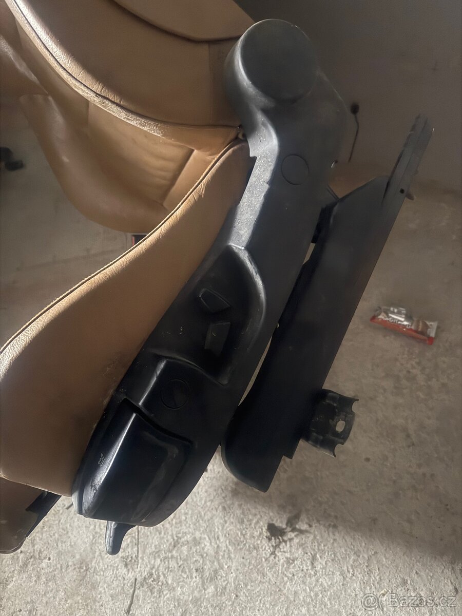 BMW e60 e61 interiér sedačky - - 4