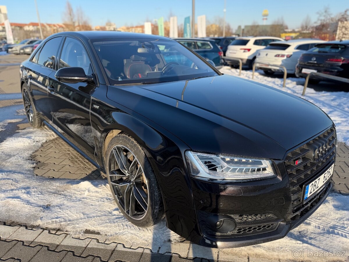 S8+ 605 PS max výbava po servisu 2x sada kol - 4