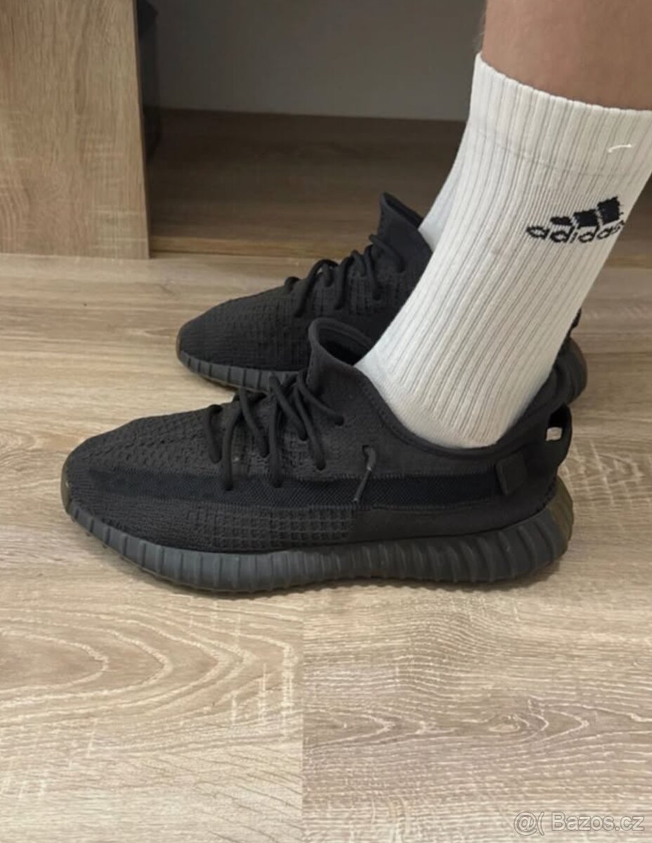 YEEZY 350 V2 - Cinder - 4