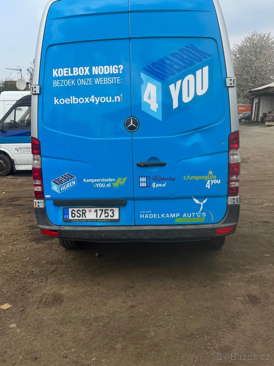 Mercedes-Benz 906 - 4