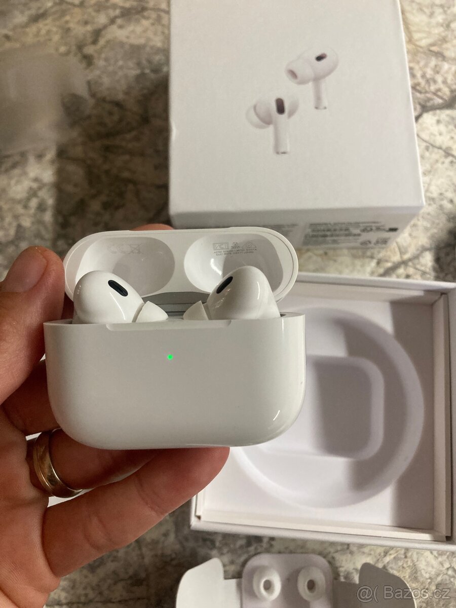 Apple AirPods Pro 2 - 4